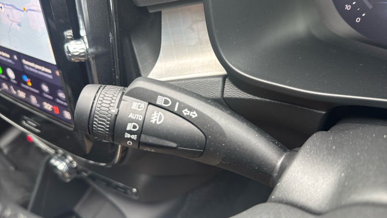 Volvo XC40 2.0 B3P Plus Black Edition 5dr Auto Petrol Estate